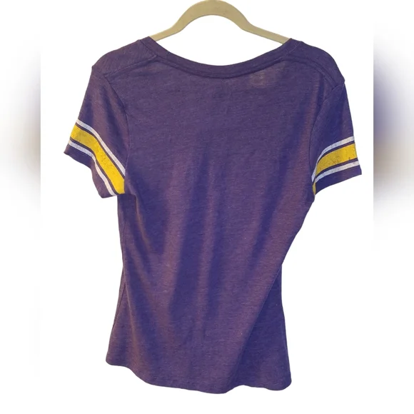 NWT Women's NFL Team Apparel Vikings Minnesota Size Medium Purple Yellow Tshirt - Picture 2 of 10